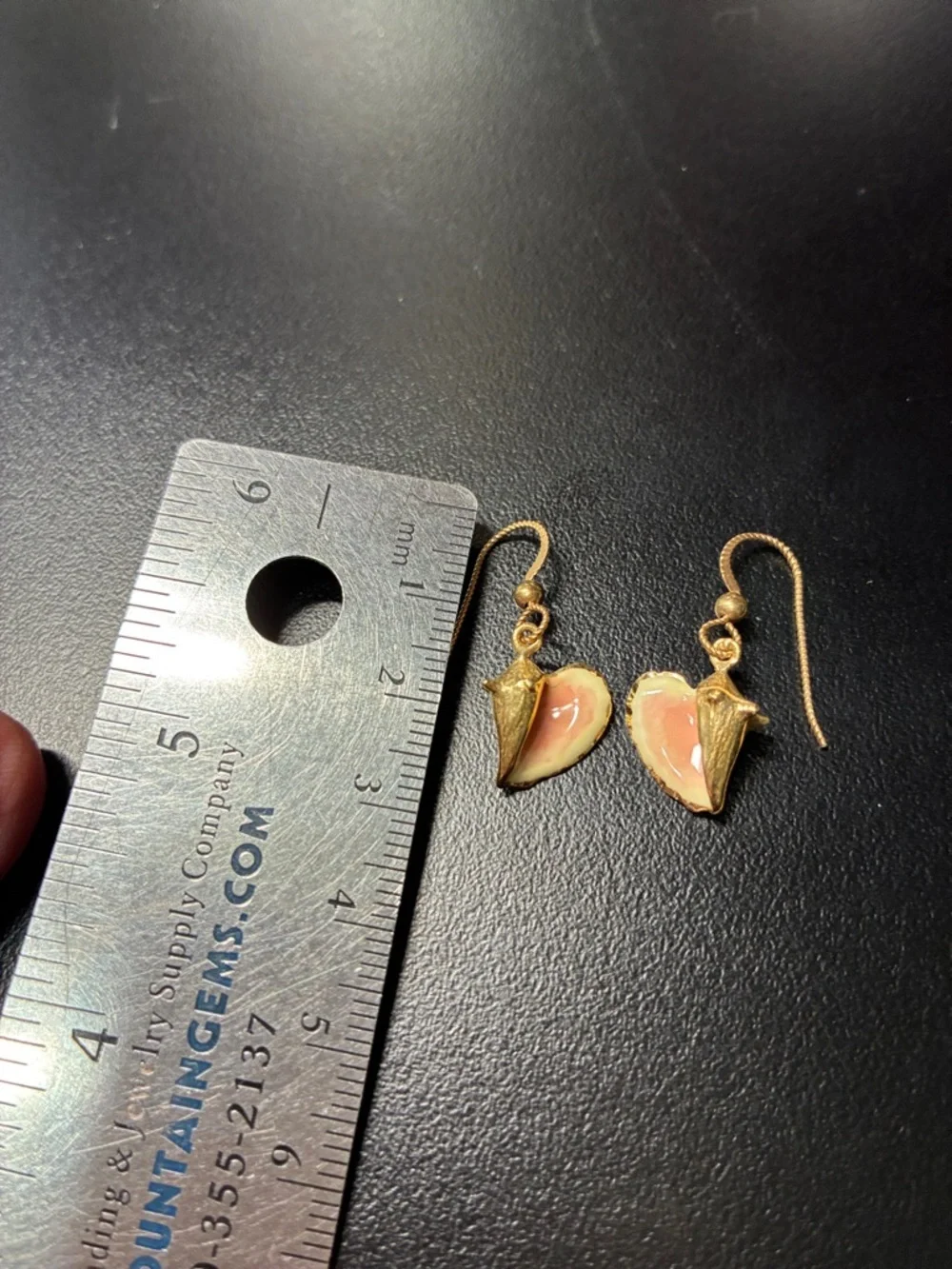 Handcrafted Gold-tone Pink conch shell Drop pierced Earrings - Picture 3 of 8
